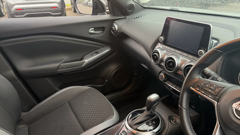 Nissan Juke 1.0 DiG-T 114 N-Connecta 5dr DCT Petrol Hatchback